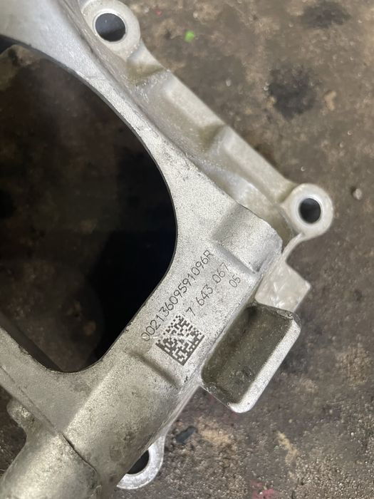 Помпа термостат bmw b58 n 57 запчастини 46 43 42 62 20 26 51 52 53 55