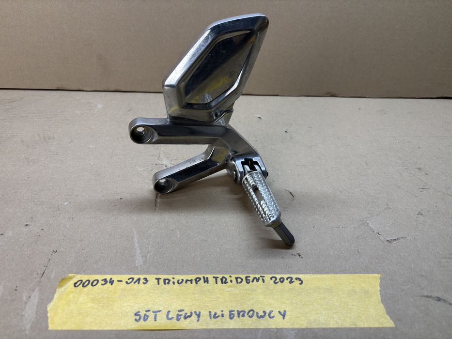 Triumph Trident 660 Set Podnóżek Przód Przedni Lewy Kierowcy