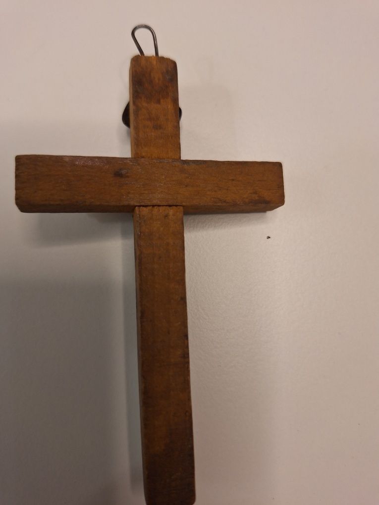 Stary krzyż drewniano- metalowy Inri