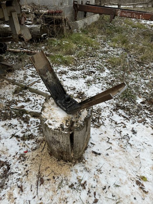 Крепление для цилиндра на прицеп 2ПТС4