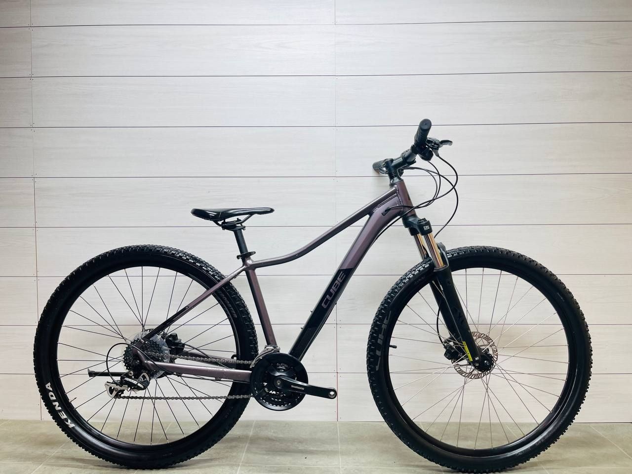 Гірський дамський M 29 велосипед Cube Access EAZ