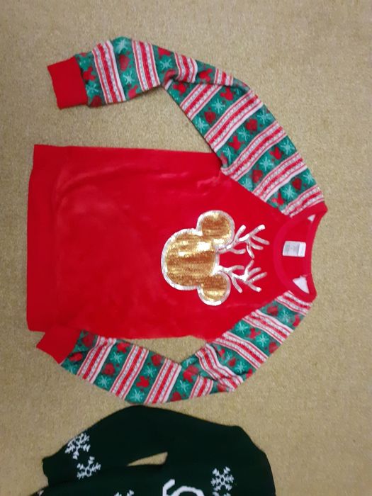 Футболки, светри новорічні s-m