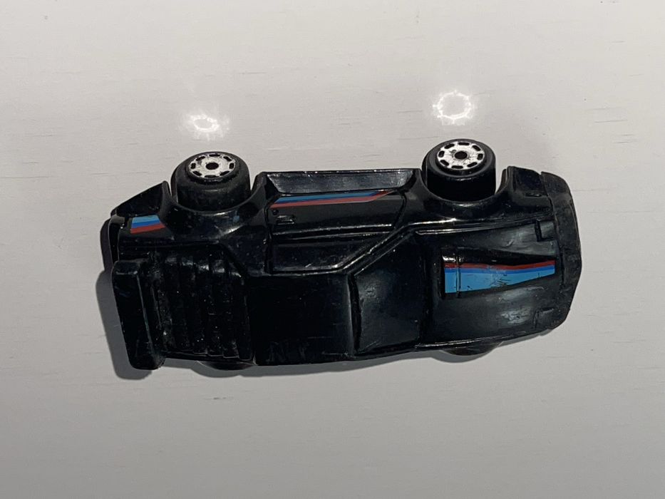 BMW M1 1985 Matchbox Burnin Key model auto zabawka z PRL