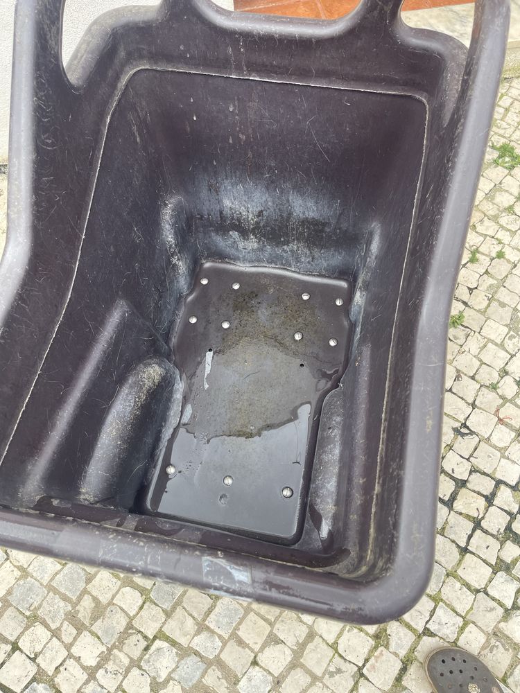 Vendo carrinho de ração
