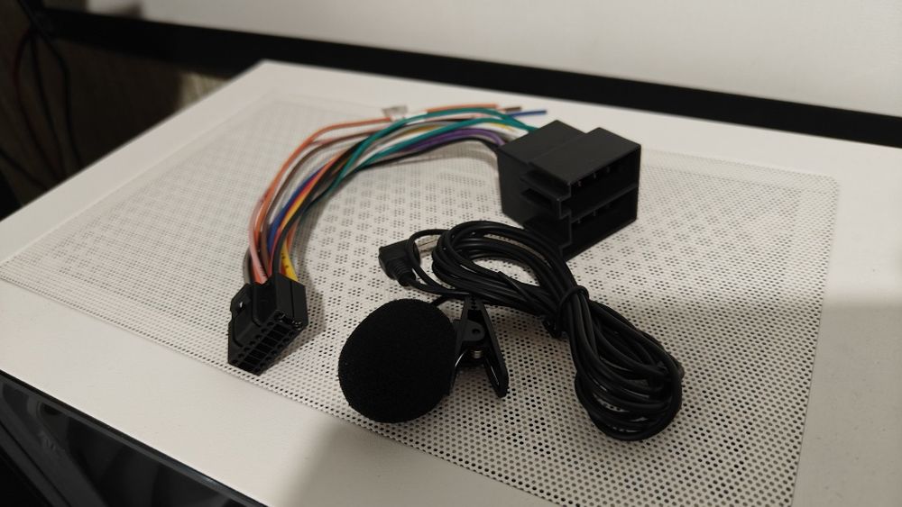 Продам магнітолу для авто  9", IPS,2/64 гб + камера AHD