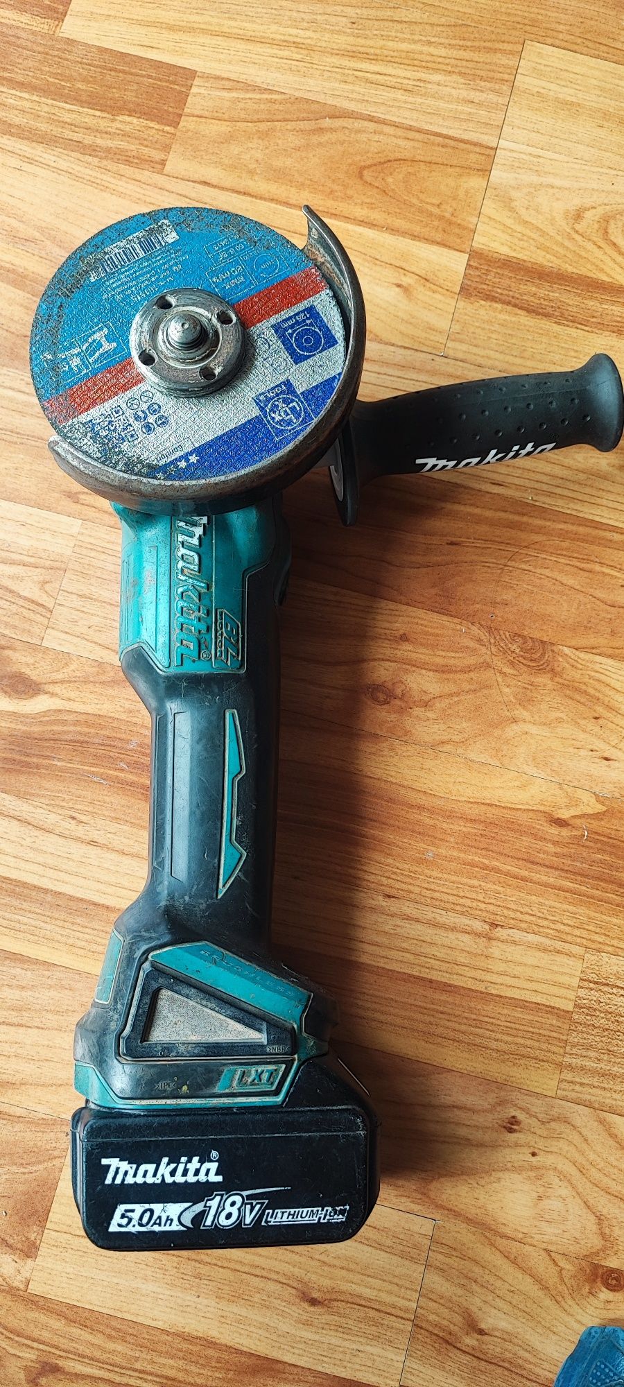 Szlifierka kątowa Makita DGA 504 + bateria 5.0Ah