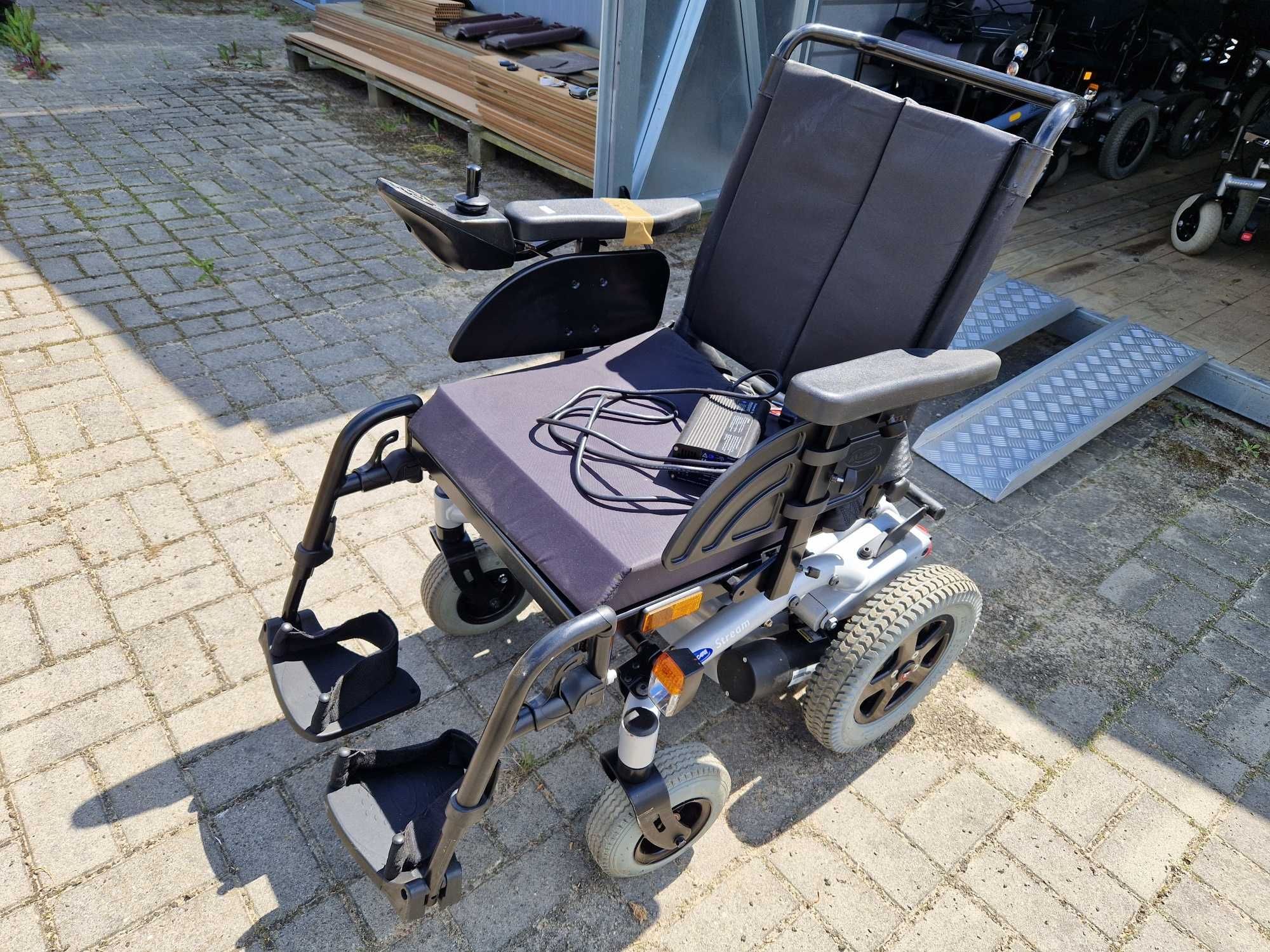 Wózek inwalidzki elektryczny INVACARE STREAM 46 cm -24