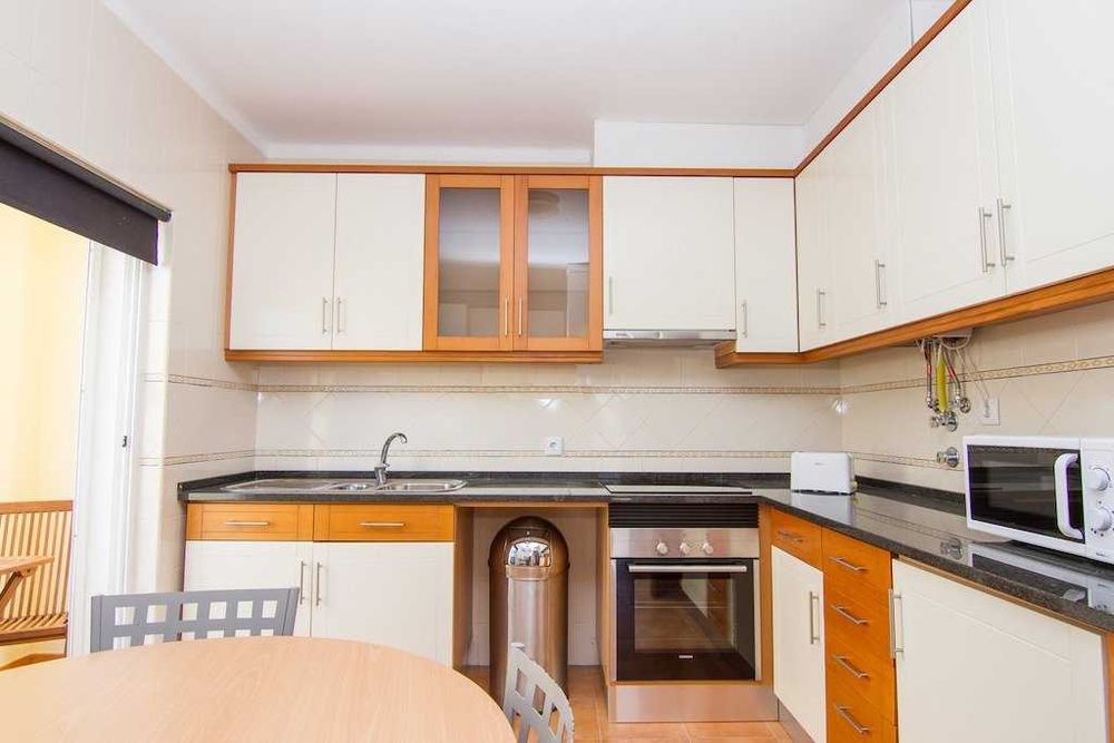 Moradia T1 - Condomínio SunHome, Portimão – Piscina, Jardim e Barbecue