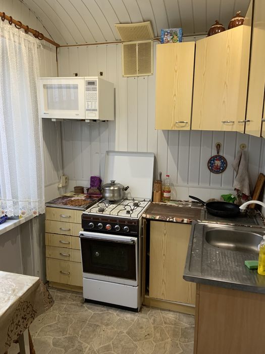 Продается 3 комнатная квартира. Район Артема. Чудо маркет