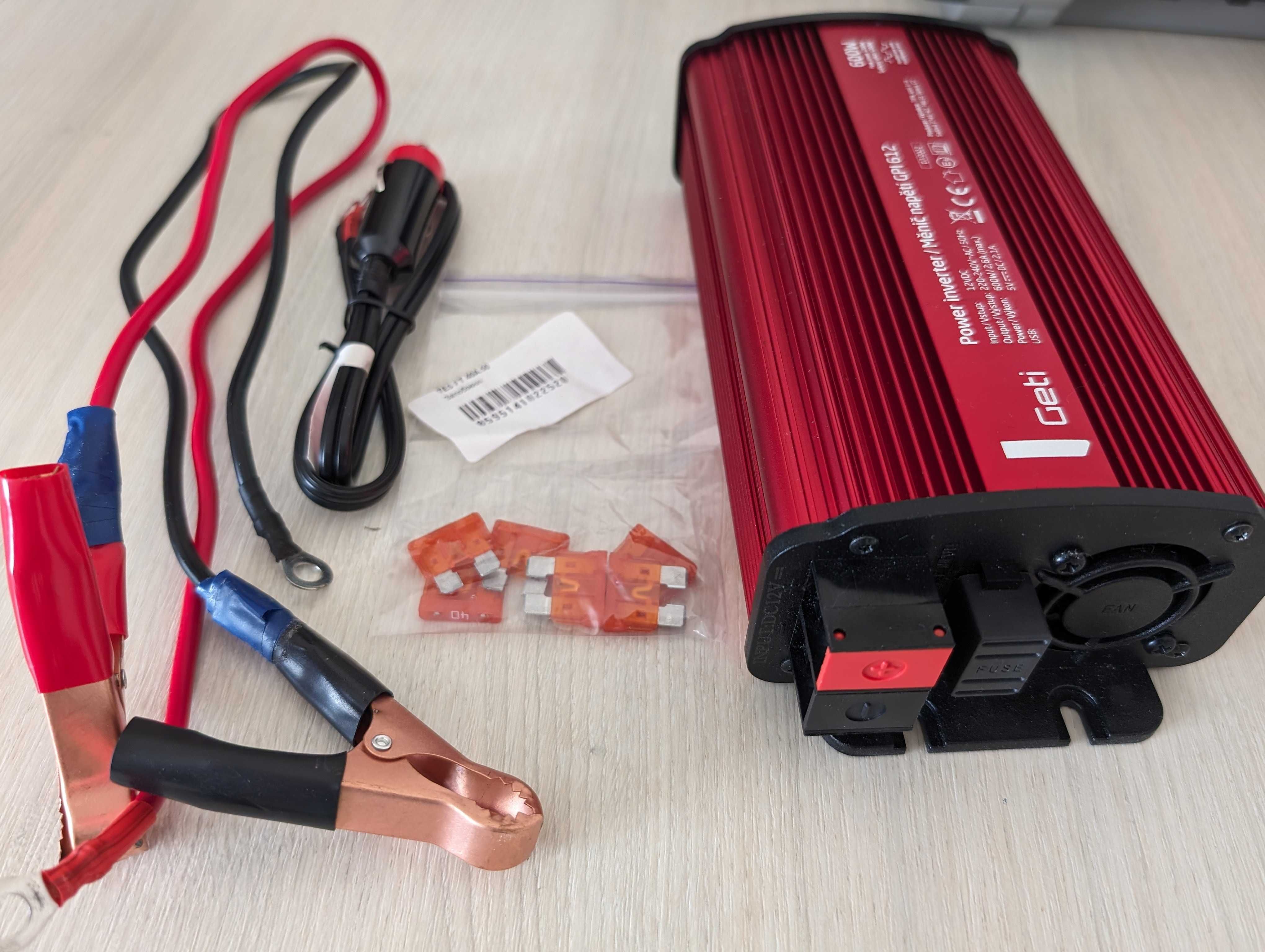 Інвертор (перетворювач напруги) мод. синус 600W/12/230V + USB