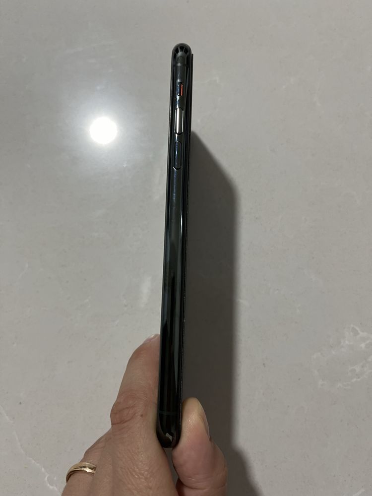 Vende-se iphone 11 Pro max 256 gb