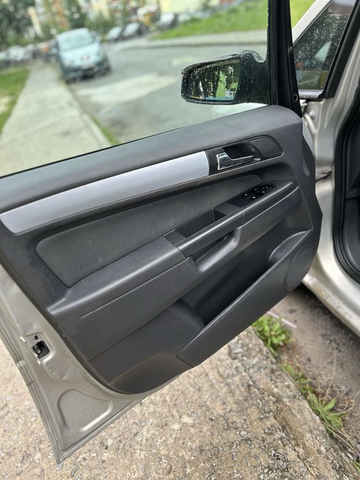 Opel Zafira 1.9 дизель, механіка 6-ст.