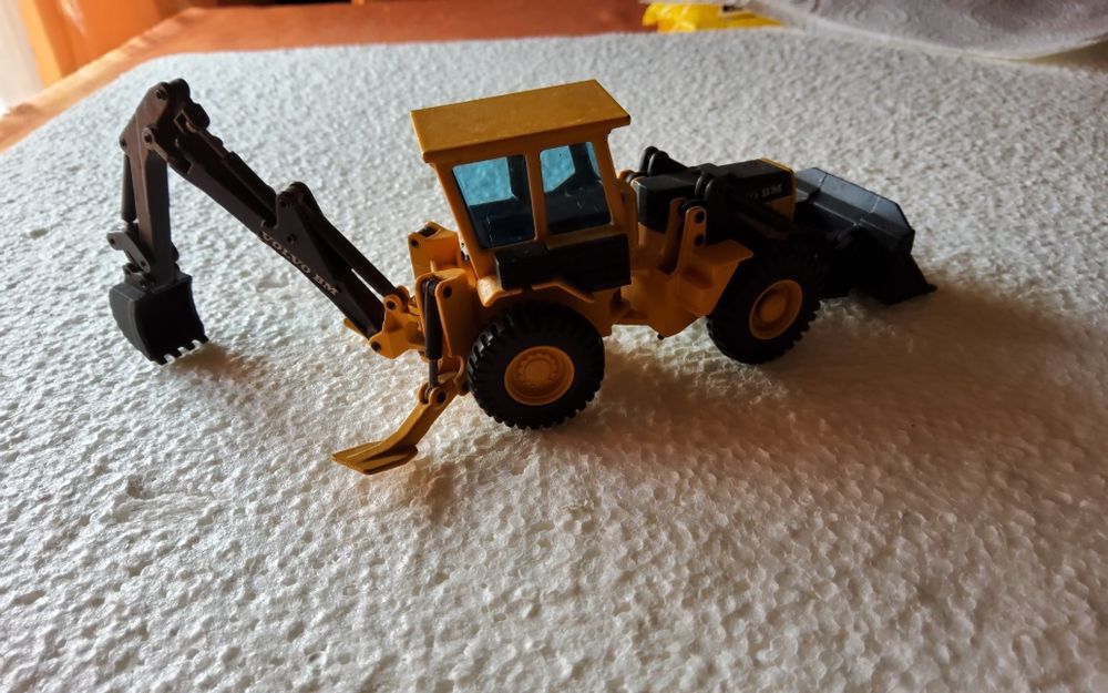 Raro "JOAL Toys" 1:50 VOLVO BM