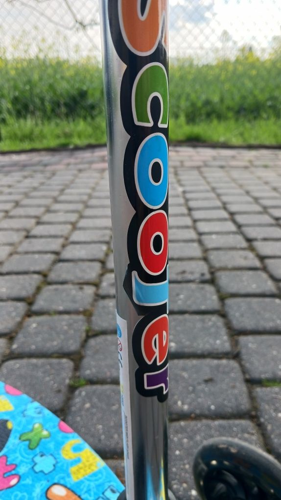 Hulajnoga trójkołowa balansowa Scooter.