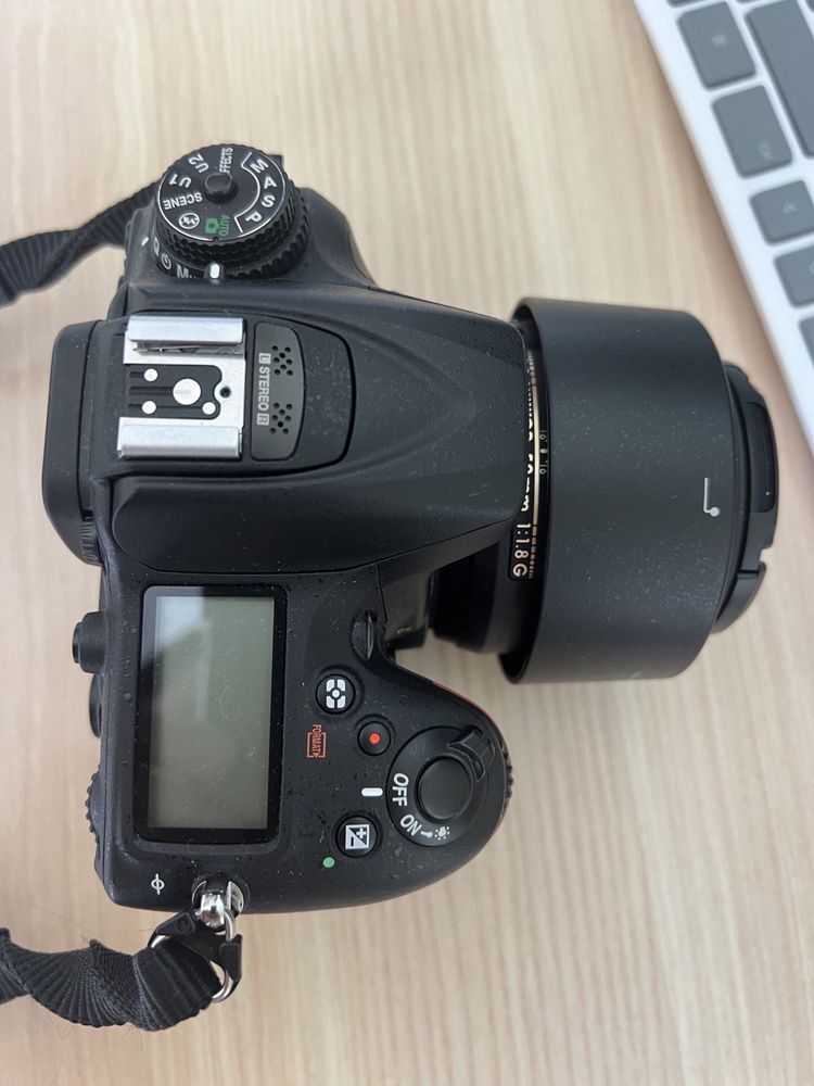 Практически новый Nikon d7200 kit 18-140 mm