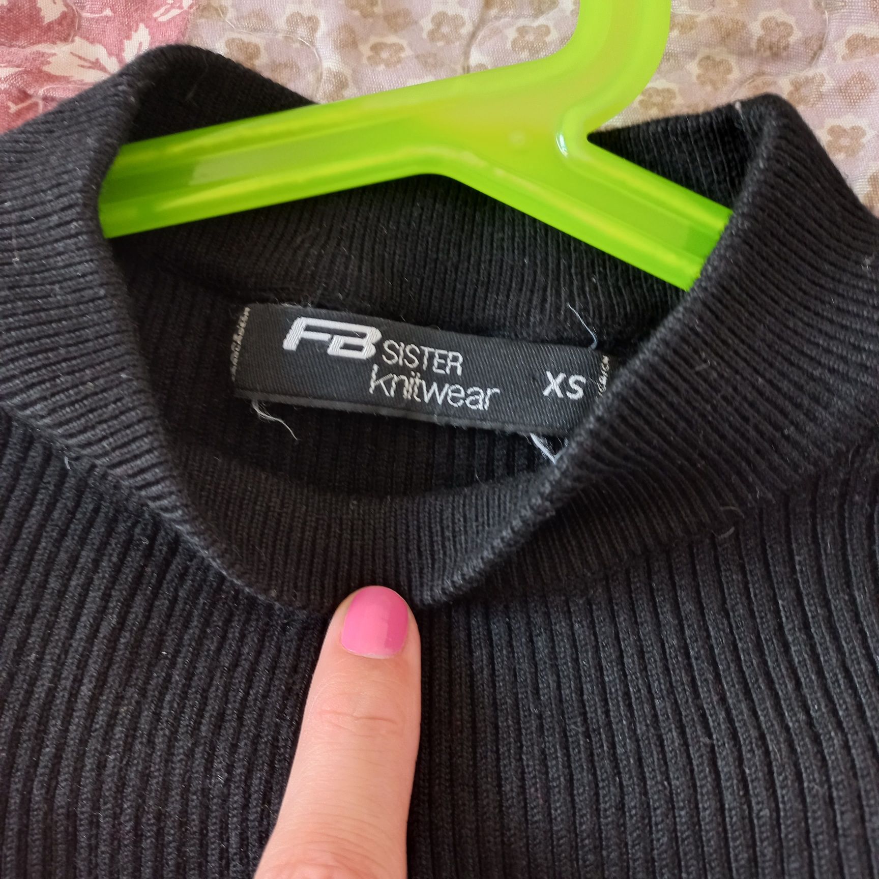 Sweter, sweterek czarny, kolorowy