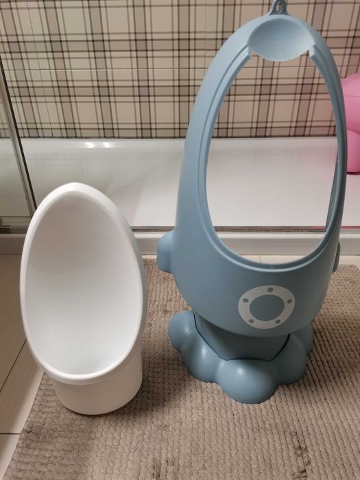 Urinol para menino regulável em altura