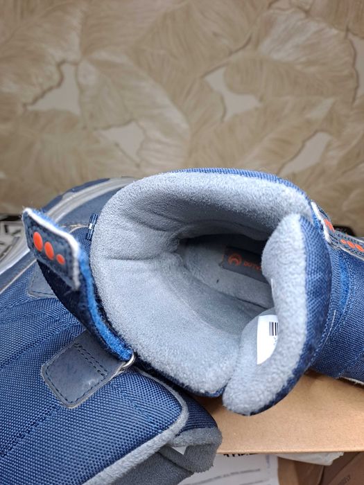 Продам дитячі утеплені черевики Outventure