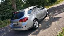 Opel Astra COSMO - Bogate wyposażenie / BIXENON / LED / 2 x PDC