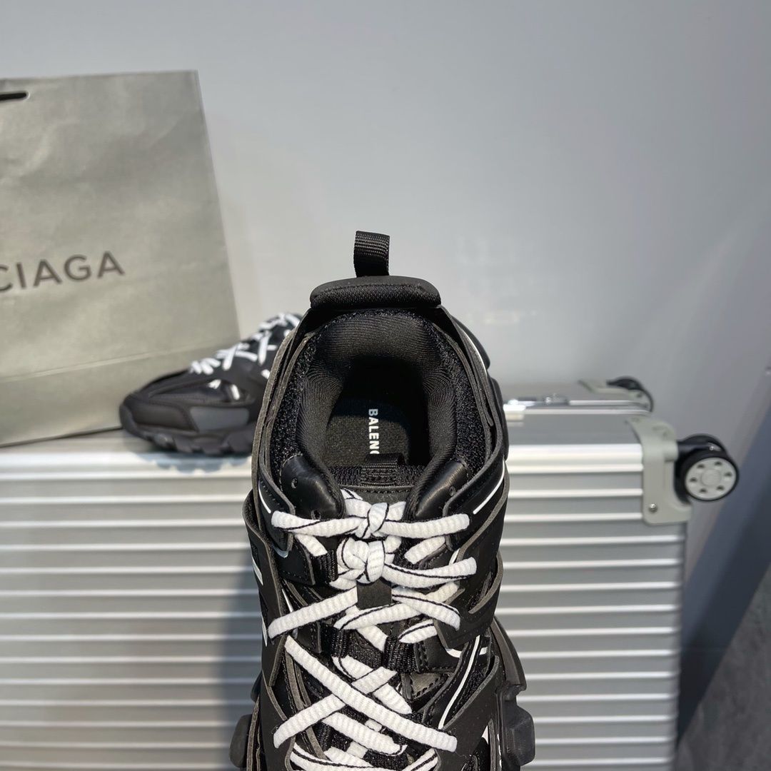 BALENCIAGA Track Black & White 3.0