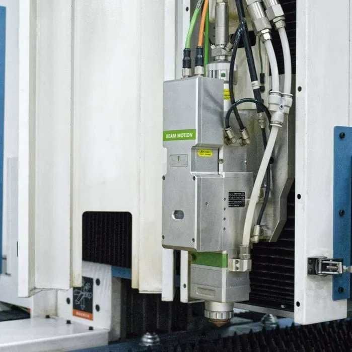 OD RĘKI Wycinarka wypalarka laserowa CNC ploter FIBER laser 4000W IPG
