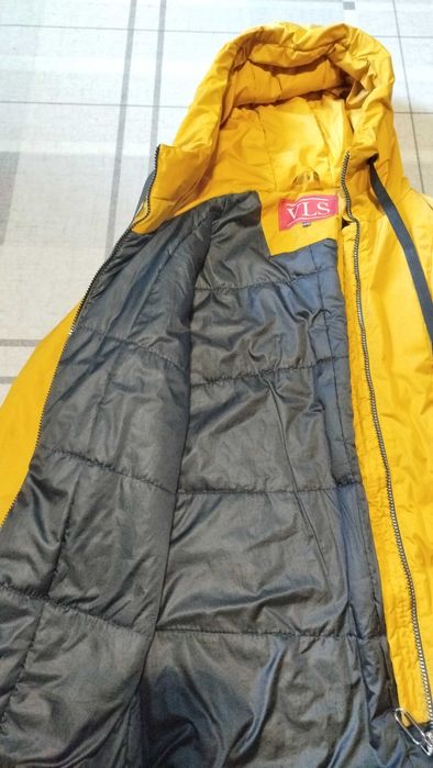 Осіння куртка для дівчинки 12-13 років