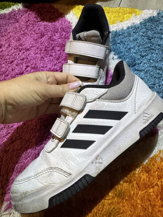 Кросовки 33 . 33/5 адидас