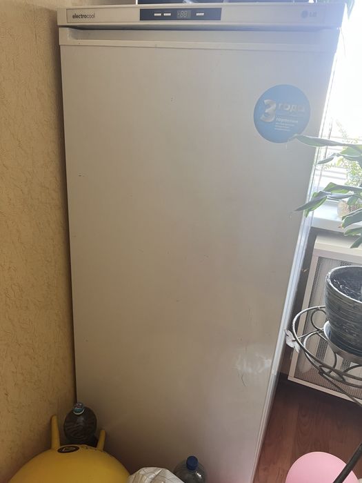 Морозильна камера LG 204SQA Ідеал