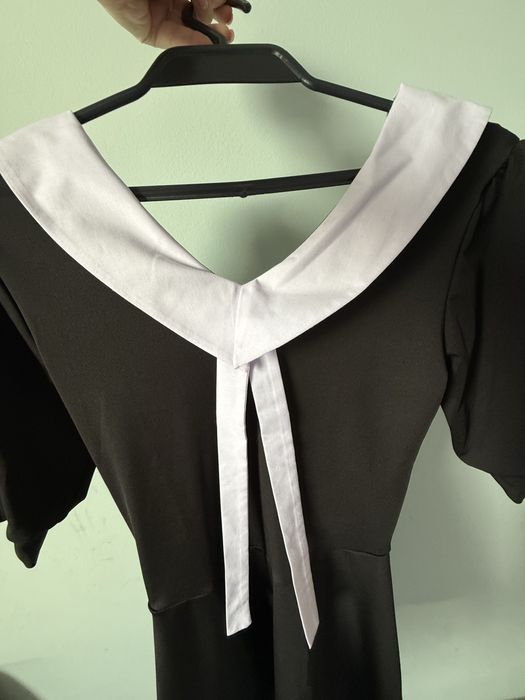 Nowa czarna sukienka z białym kołnierzykiem M