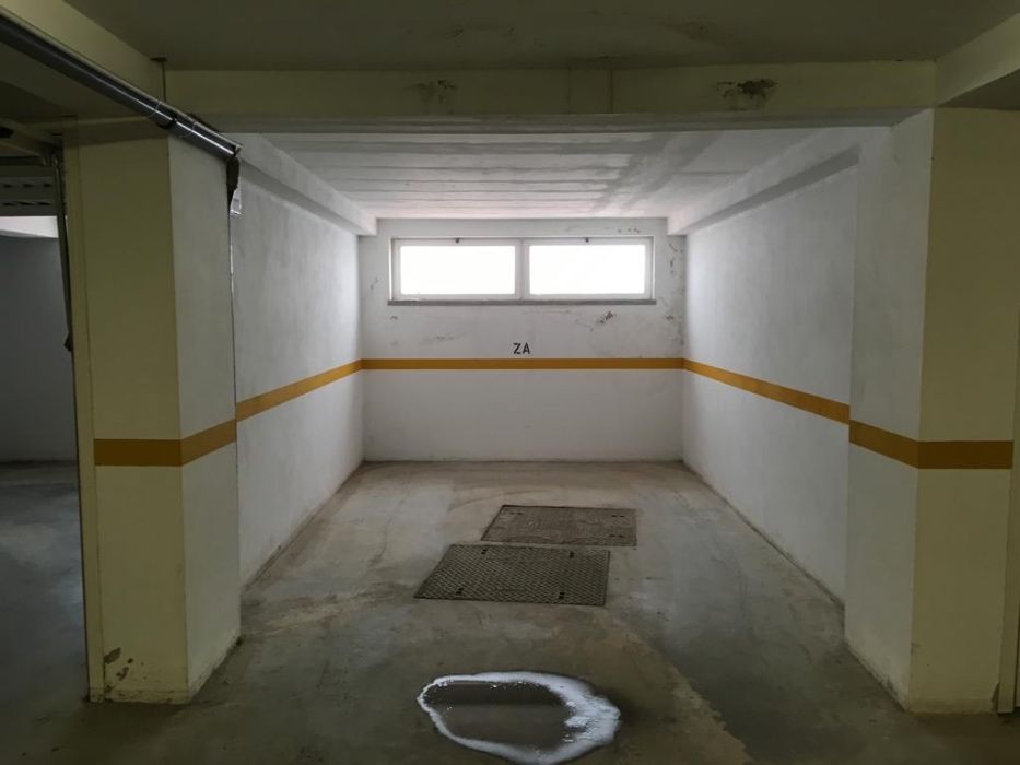 Vendo Lugar de garagem  Rua Serpa pinto/Travessa da Milheira