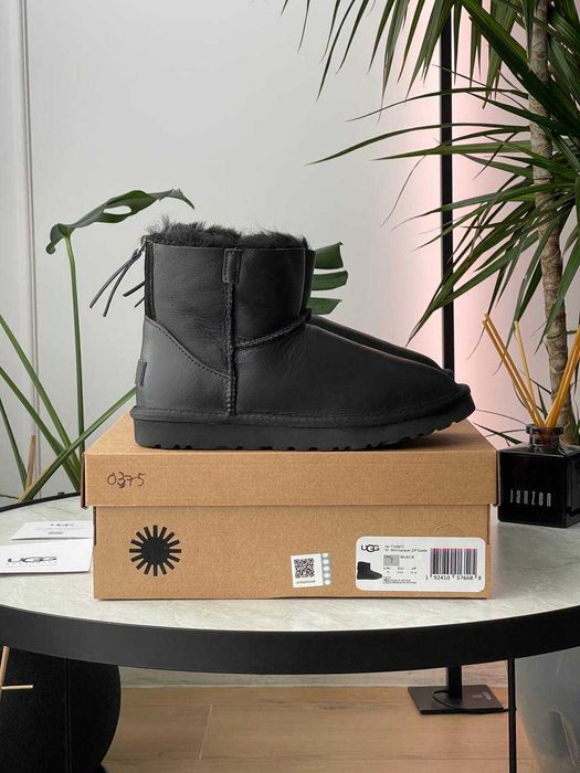 АКЦІЯ! Жіночі натуральні зимові уггі UGG Mini ZIP Black (37,39 р.)