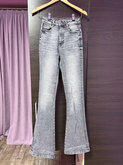 Отдам 4 пары джинс, 1000