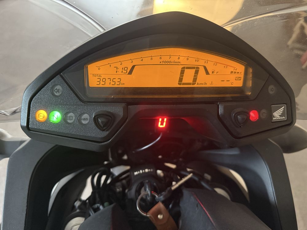Moto Honda VFR 800x (Cossrunner)