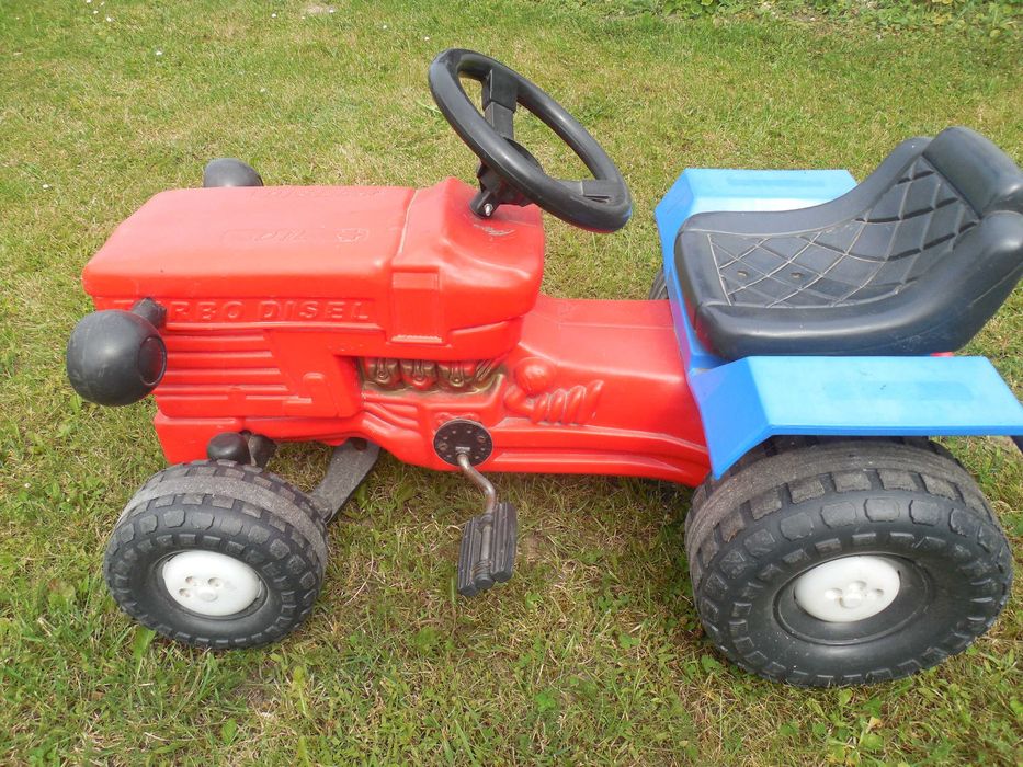 Traktorek na pedały dla chłopca