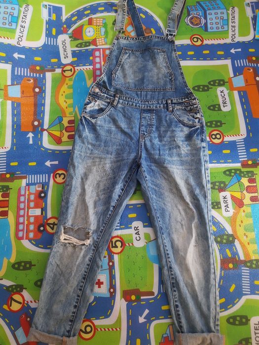 Джинсовый комбинезон