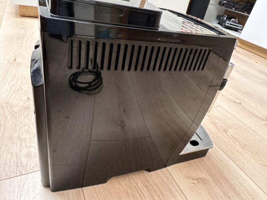 Ekspres automatyczny Delonghi ECAM25.120.B