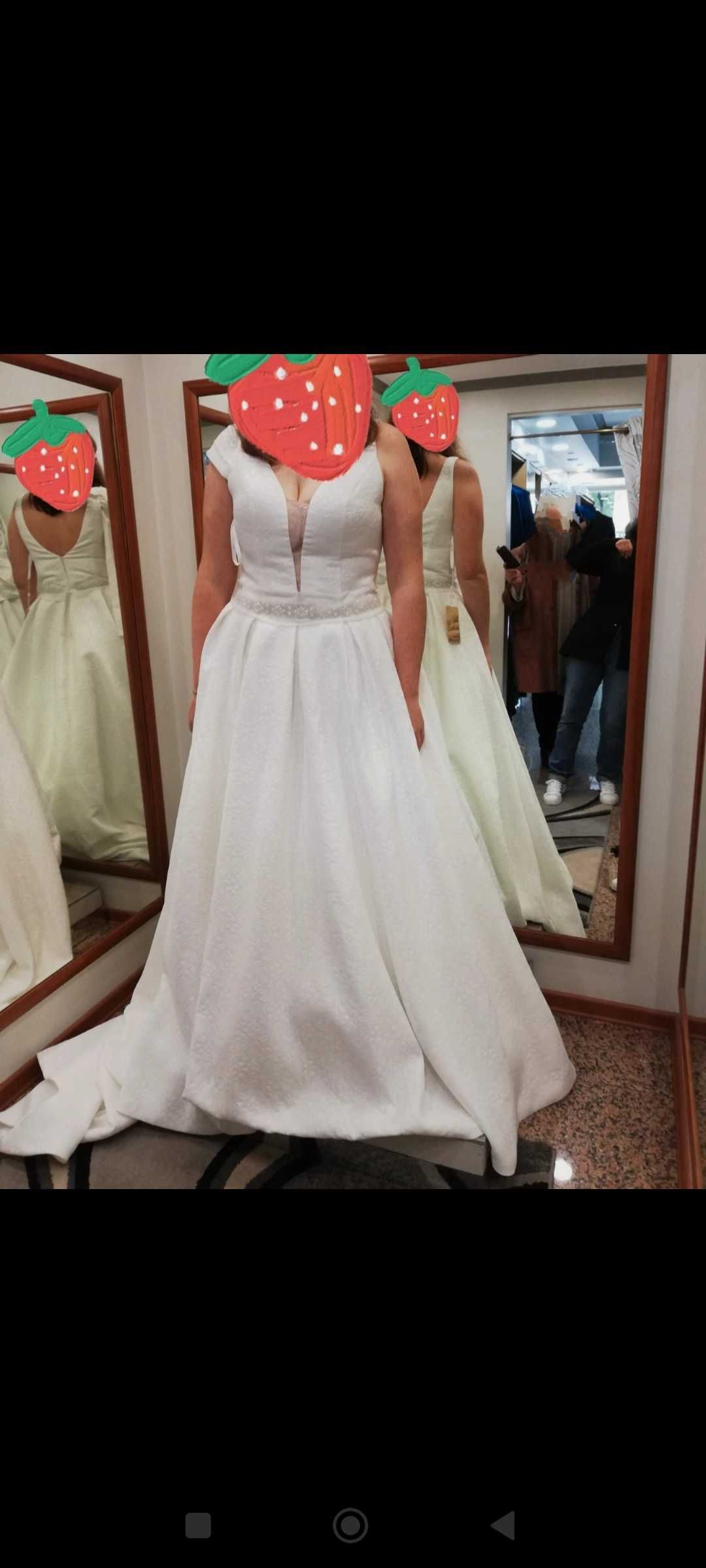 Vestido de noiva novo com etiqueta