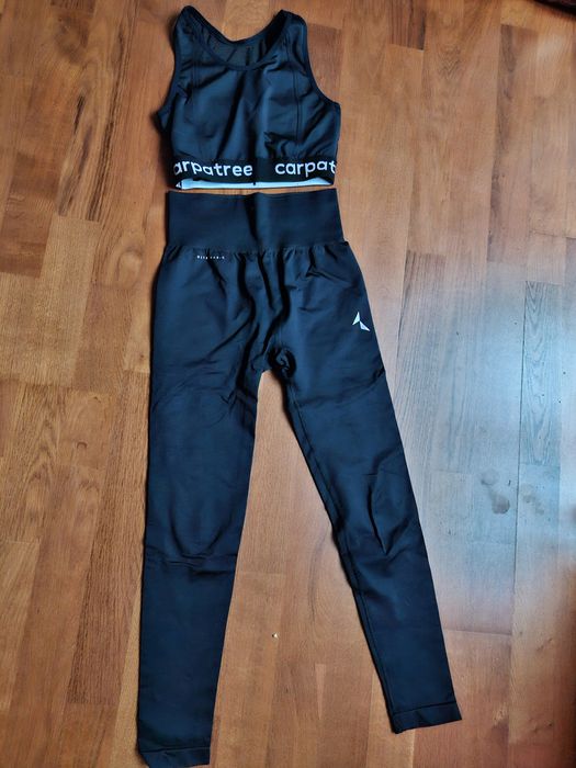 Zestaw fitness Carpatree top legginsy