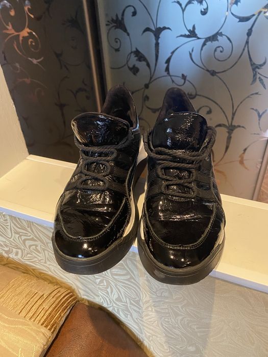 Утеплённые кроссовки Mida