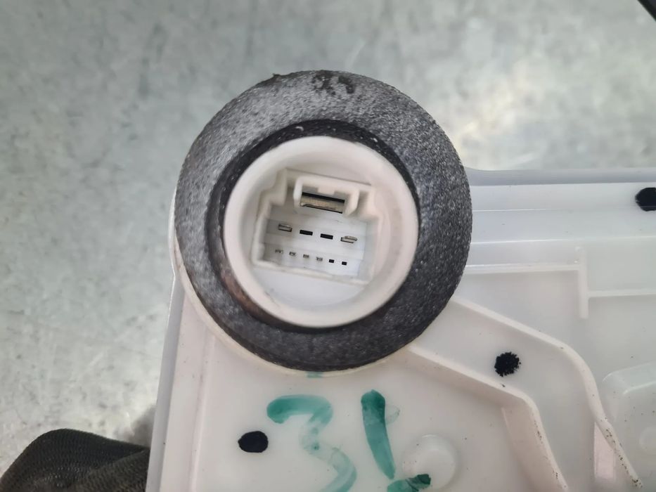 Fechadura / fecho porta frente esquerdo TOYOTA Corolla Touring Sports