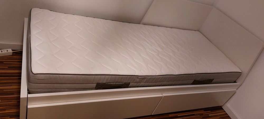 Cama com colchão ou sem