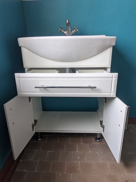 Умивальник з тумбою