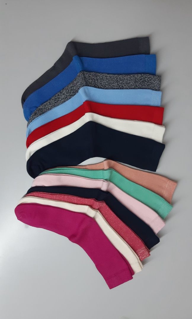 14 pares de meias novas em algodão bom