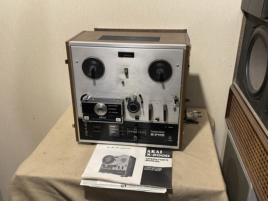 Катушечный магнитофон AKAI X-200D (3 мотора/реверс)