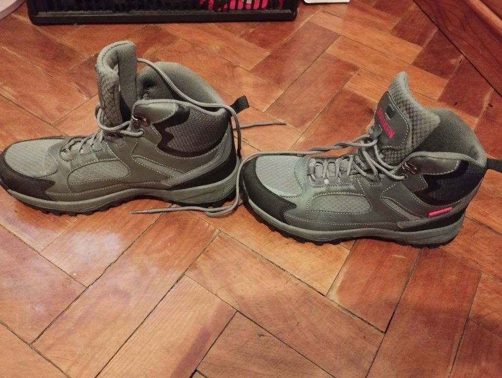Botas  de  homem