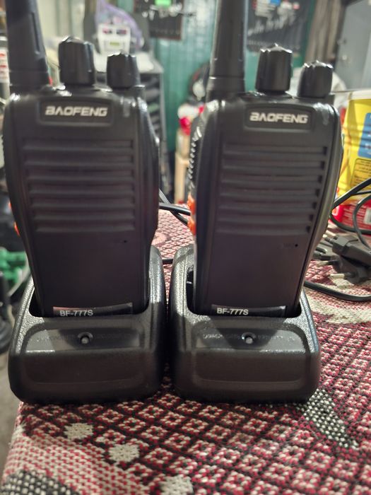 Продам нові радіостанції.