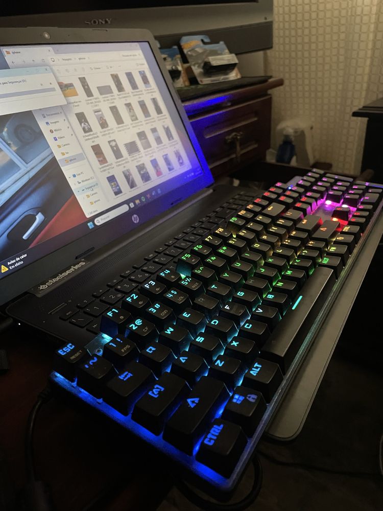 Teclado gamer mecanico
