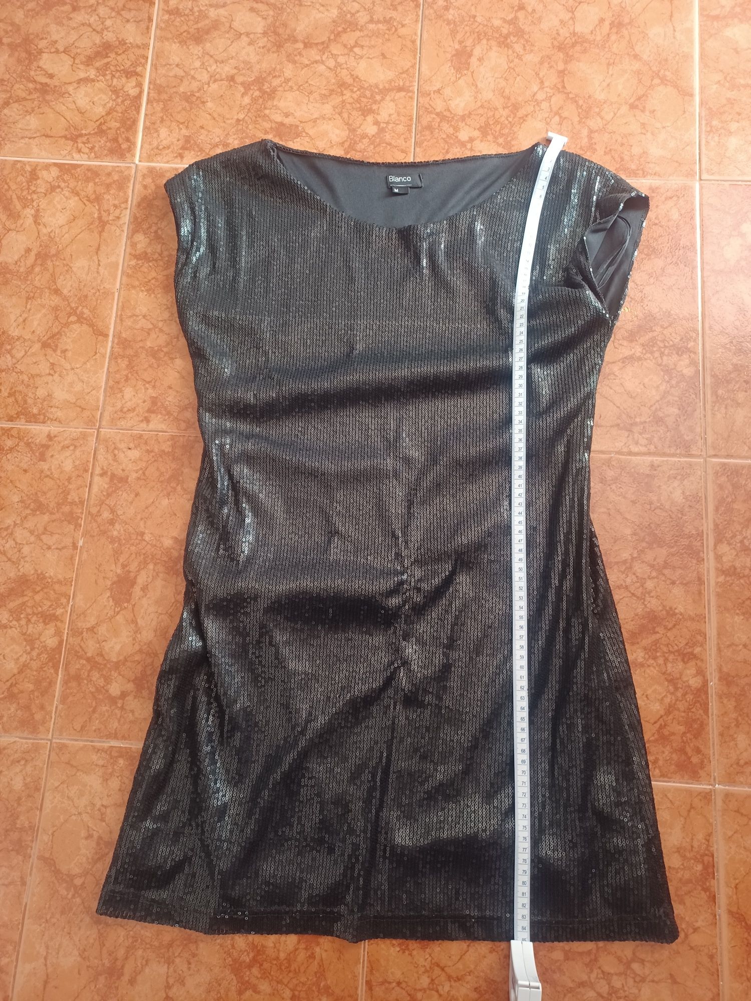 Vestido curto preto brilhante M