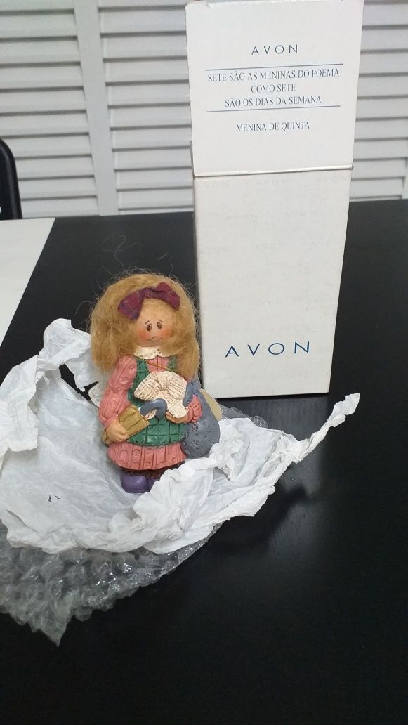 Boneca NOVA - de cerâmica,  as meninas da Avon - a quinta