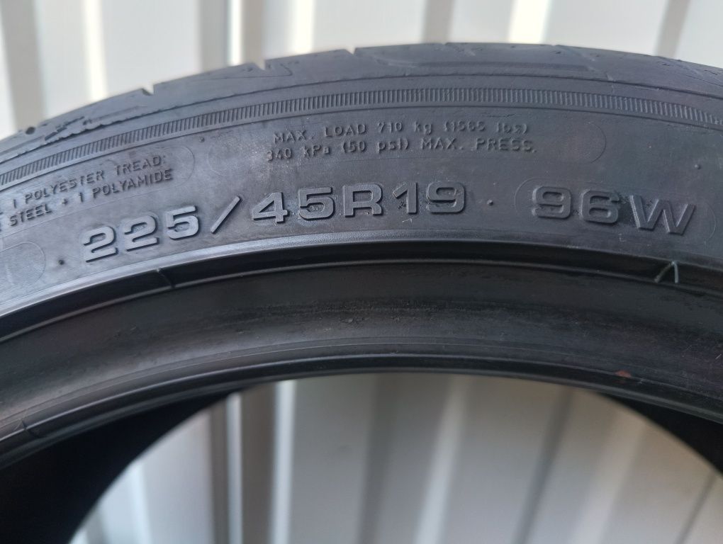 Para używanych opon Good Year Run Flat Eagle F1 225/45/19